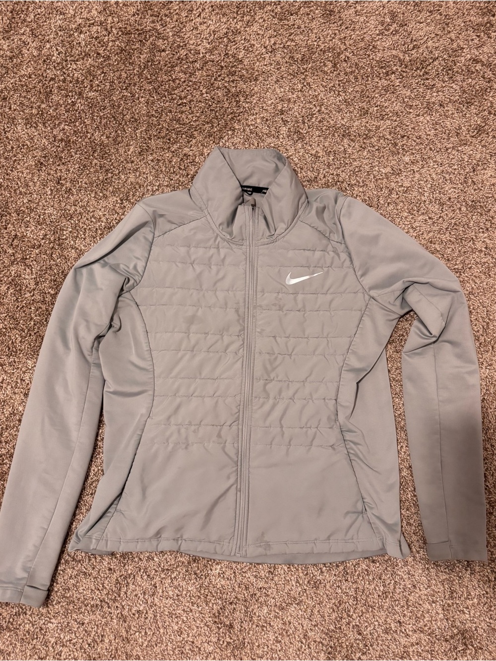 Nike Women's Light Gray Quilted Full-Zip Puffer Jacket